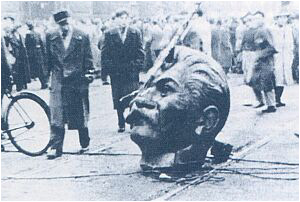 Будапешт 1956. Поверженный памятник Сталину