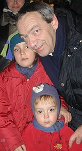  Александр Даниэль с внуками. Фото Радио Свобода 